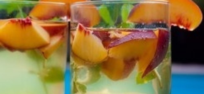 SUMMER FUN WITH SANGRIA!